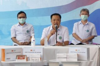 Das Gesundheitsministerium beschleunigt die Impfungen in Phuket und Ko Samui