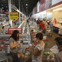 Einkaufszentren und Einzelhandelsgeschäfte sollen die Versorgung der Verbraucher bei einem dritten Covid-19 Ausbruch sicherstellen