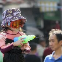 Laut einer Umfrage werden die Ausgaben der Menschen während des bevorstehenden Songkran Festivals sinken