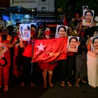 Die Junta aus Myanmar droht, Suu Kyis Partei aufzulösen