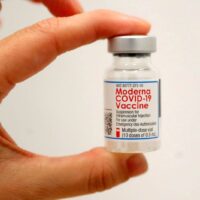 Private Krankenhäuser vereinbaren einen Standardpreis für eine Covid-19 Impfung