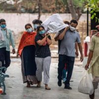 Indien hat für jedes Land den tödlichsten Tag seit Beginn der Pandemie