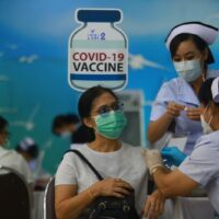 Laut Big Pharma stellt der Verzicht auf Impfpatente einen gefährlichen Präzedenzfall dar