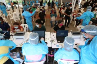 CP greift ein, um den Ausbruch in Klong Toey einzudämmen