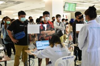 Die Impfungen in Phuket sollen vor der Wiedereröffnung für ausländische Touristen am 1. Juli beschleunigt werden