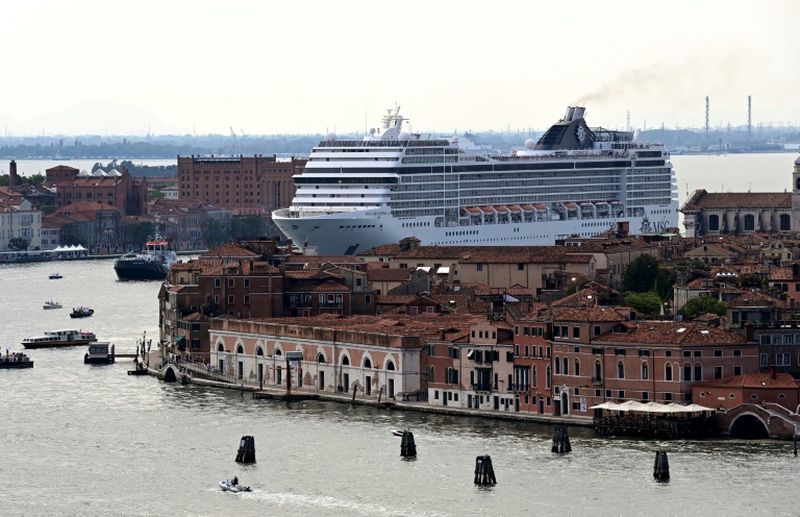 Die Rückkehr von Kreuzfahrtschiffen nach Venedig entfacht Spannungen