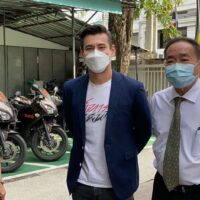 TV-Moderator Jonh Winyu wird auf Twitter wegen Verleumdung von Premierminister Prayuth angeklagt