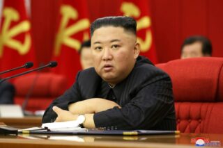 Hochrangige nordkoreanische Beamte nach „schwerem Vorfall“ von Covid-19 entlassen