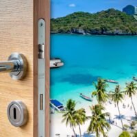 Phuket hebt teilweise die Sperrung und das Alkoholverbot auf, um sich auf die Sandkastentouristen vorzubereiten