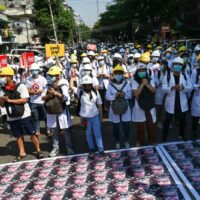 Myanmars Streik Verweigerer trotzen der „bösartigen Junta“