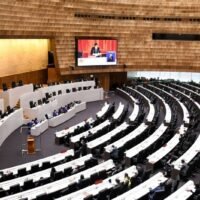 Die Pheu Thai Partei hat versprochen, eine weitere Misstrauensdebatte zum Sturz der Regierung einzuleiten