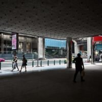 Große Einkaufszentren schließen für zwei Wochen, um die Covid-19 Infektionen einzudämmen