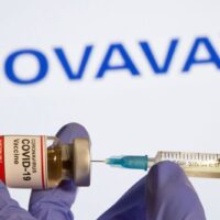 Krankenhaus Kette in Gesprächen über den Kauf von BioNTech- und Novavax Impfstoff