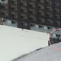 Mann springt in Pattaya 13 Stunden lang auf Dächern herum