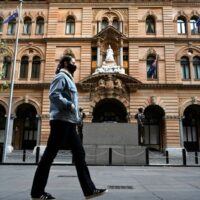 Sperrung von Sydney um vier Wochen verlängert, da der Virusausbruch zunimmt