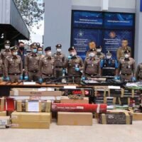 3 Online Verkäufer mit 3.500 illegalen Waffen und rund 1 Mio. Schuss Munition geschnappt