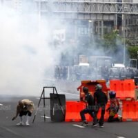 Tausende Demonstranten in ganz Thailand hupen, um Prayuth zu vertreiben