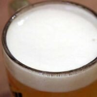 Die Zollbehörde plant, die Einfuhrzölle für alkoholische Getränke und Zigarren für fünf Jahre um 50 % zu senken