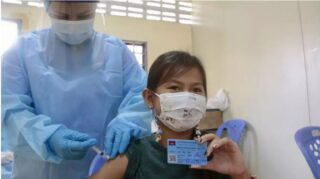 Über 80% der Bevölkerung Kambodschas sind mit ihren ersten Dosen gegen Covid-19 geimpft