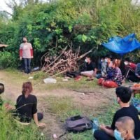 27 Migranten aus Myanmar wurden am Dienstagmorgen nahe der Grenze im Bezirk Muang von Prachuap Khiri Khan festgenommen.