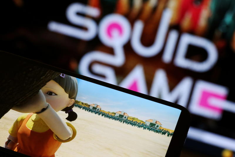 Die Netflix-Serie Squid Game wird in dieser Abbildung vom 30. September 2021 auf einem Mobiltelefon gespielt