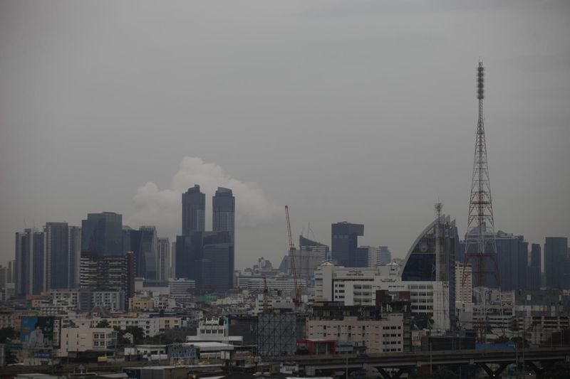 Ein Blick auf die Skyline von Bangkok. In den letzten Jahren hat sich Bangkok mit der Dunstverschmutzung auseinandergesetzt, die große Mengen an gesundheitsschädlichen PM 2,5-Partikeln enthält