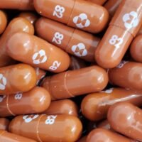 Eine experimentelle Covid-19 Behandlungspille namens Molnupiravir, die von Merck & Co und Ridgeback Biotherapeutics entwickelt wird, ist auf einem von Merck veröffentlichten Foto zu sehen.