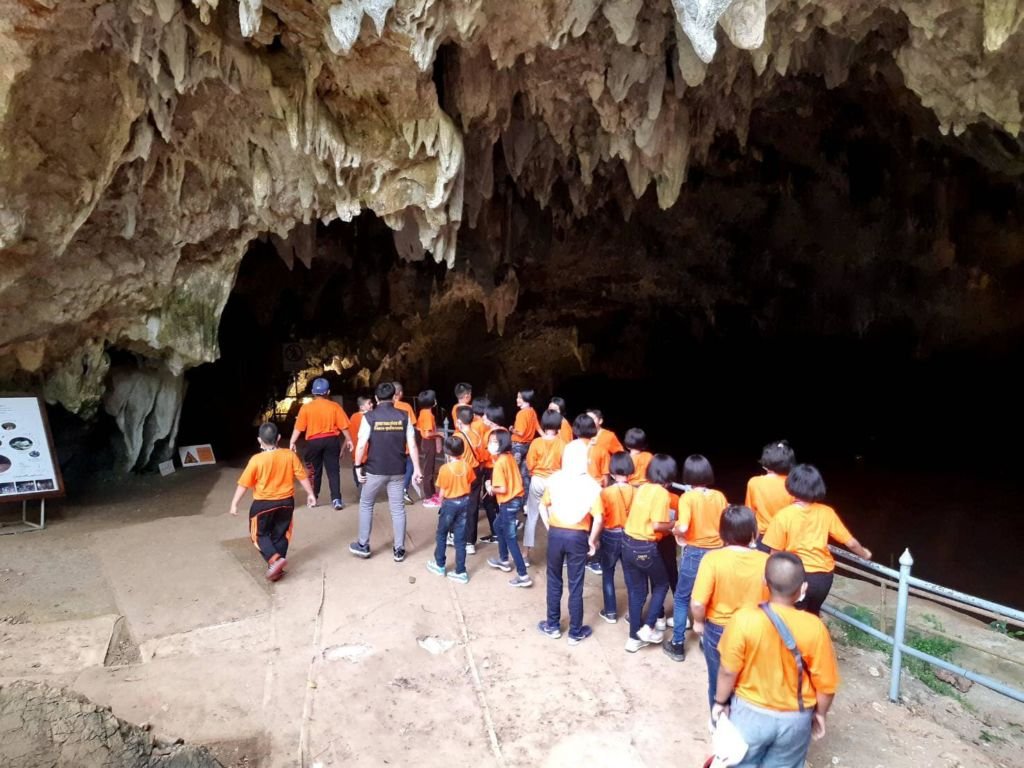 Die Höhle, in der 13 "Wildschweine" gefangen sind, wurde wieder geöffnet