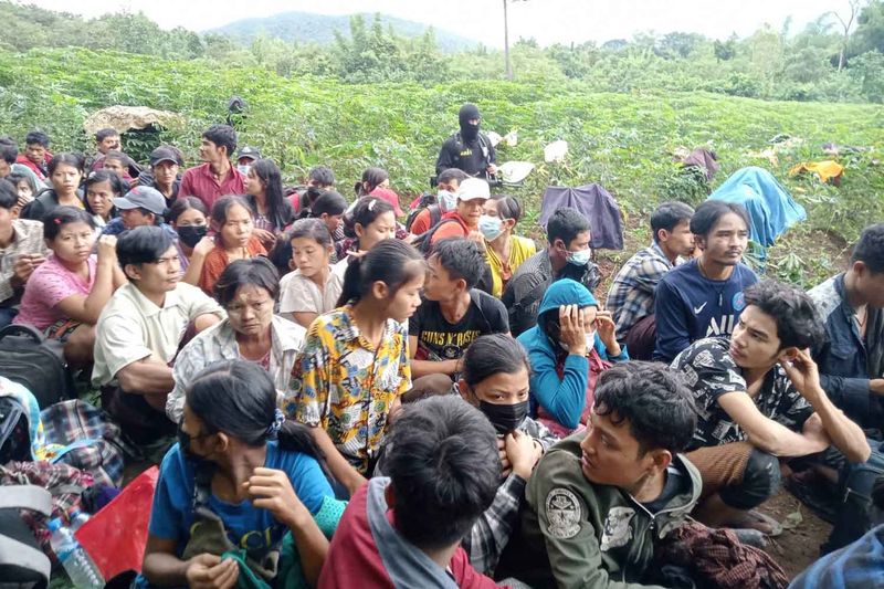 In der Provinz Kanchanaburi werden illegale Migranten aus Myanmar festgenommen.