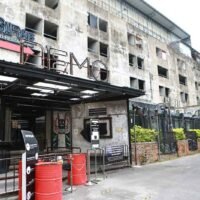 Eine Unterhaltungszone wird im April in der Gegend von Thong Lor in Bangkok geschlossen, um die Bekämpfung von Covid-19 zu unterstützen.