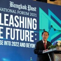 Finanzminister Arkhom Termpittayapaisith sagt, die Regierung versuche, ein Gleichgewicht zwischen der Aufrechterhaltung der Wirtschaft und der Eindämmung des Virus zu wahren