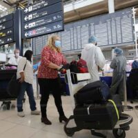 ngefähr 165 Millionen Passagiere reisten auf mehr als 1 Million Flügen von und nach Thailand, bevor die Covid-19 Pandemie 2019 das Land traf