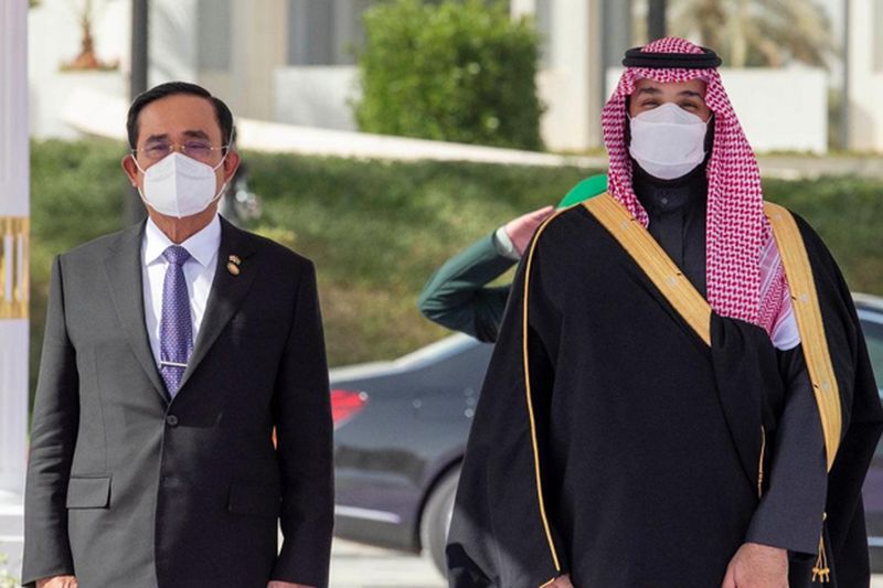 Premierminister Prayuth Chan o-cha und der saudische Kronprinz Mohammad bin Salman am Dienstag
