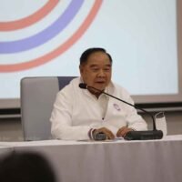 Der stellvertretende Premierminister Prawit Wongsuwon ist am Montag im Hauptquartier der Palang Pracharath Partei
