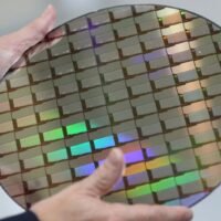 Die Produktion von Halbleitern, auch bekannt als Chips, ist sowohl in Europa als auch in den Vereinigten Staaten zu einer strategischen Priorität geworden,