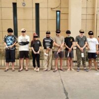 Diese Personen gehören zu den 21 Thailändern, die für Betrügerbanden arbeiten, angeführt von chinesischen Staatsangehörigen, die bei Razzien an drei Orten in Kambodscha festgenommen wurden