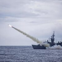 Dieses Handout-Bild, das am 15. Juli 2020 aufgenommen und vom taiwanischen Verteidigungsministerium veröffentlicht wurde, zeigt ein Kriegsschiff,