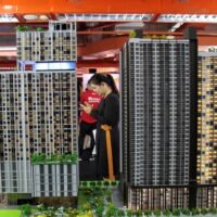 Eine höhere Inflation, ein Arbeitskräftemangel und die steigenden Preise für Kraftstoff und Baumaterialien werden die Preise für neue Eigenheime in diesem Jahr in die Höhe treiben.