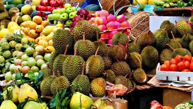 Thailand produziert massenhaft sein eigenes frisches Obst und Gemüse