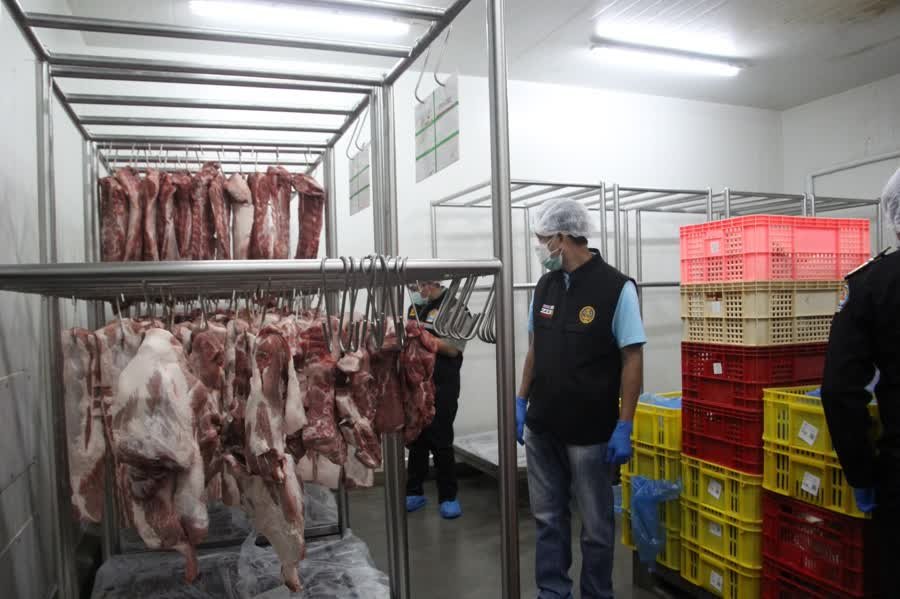 Über eine Million Kilogramm Schweinefleisch bei Lagerinspektionen beschlagnahmt
