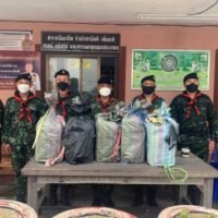 Fünf Säcke mit einer Million Meth Pillen, die am Mittwoch während einer Medienbesprechung im Norden ausgestellt wurden. Vier Drogenverdächtige werden festgenommen