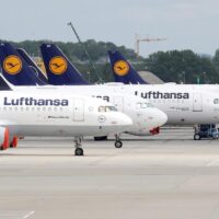 Lufthansa plant, die Kapazität zu erhöhen, da die Reisenachfrage steigt