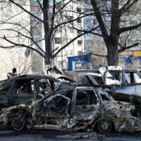 Twitter sagt, dass es Posts mit Links zu russischen staatlichen Medienberichten über den Einmarsch in die Ukraine extra beschriftet.