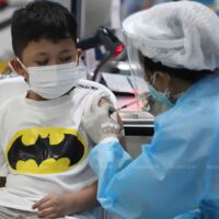 Die Covid-19-Impfung wird an der Bang Sue Grand Station in Bangkok fortgesetzt