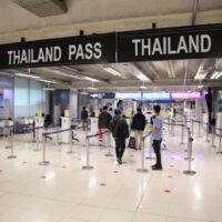 Die politische Oppositionspartei beschuldigt die thailändische Regierung, den Zusammenbruch des Tourismus und die Wirtschaftskrise verursacht zu haben