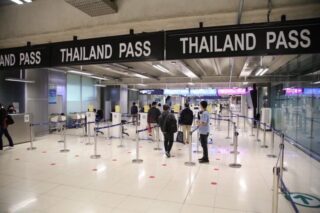 Die politische Oppositionspartei beschuldigt die thailändische Regierung, den Zusammenbruch des Tourismus und die Wirtschaftskrise verursacht zu haben