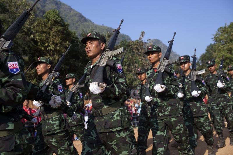 Dieses am 31. Januar 2015 aufgenommene Bild zeigt Soldaten der Karen National Liberation Army, dem bewaffneten Flügel der Karen National Union