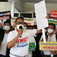 Vertreter der Land Transport Federation of Thailand versammeln sich am Mittwoch im Beschwerdezentrum des Regierungshauses, um die Regierung zu fordern, den Dieselpreis weiterhin zu begrenzen
