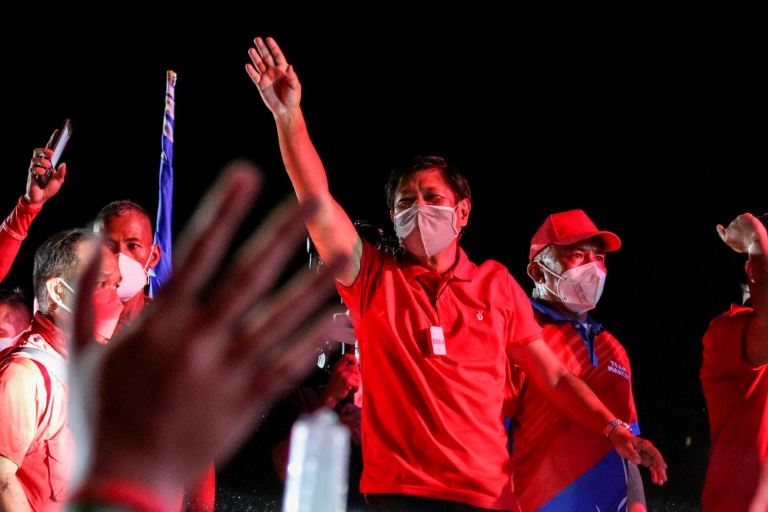 Ferdinand Marcos Jr., der Sohn des philippinischen Diktators, steht im Verdacht, die Präsidentschaftswahlen zu gewinnen.