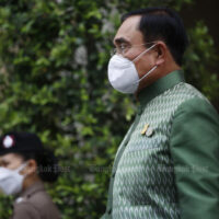 Premierminister Prayuth Chan o-cha kehrt nach einer Kabinettssitzung am Dienstag im Government House in sein Büro zurück.